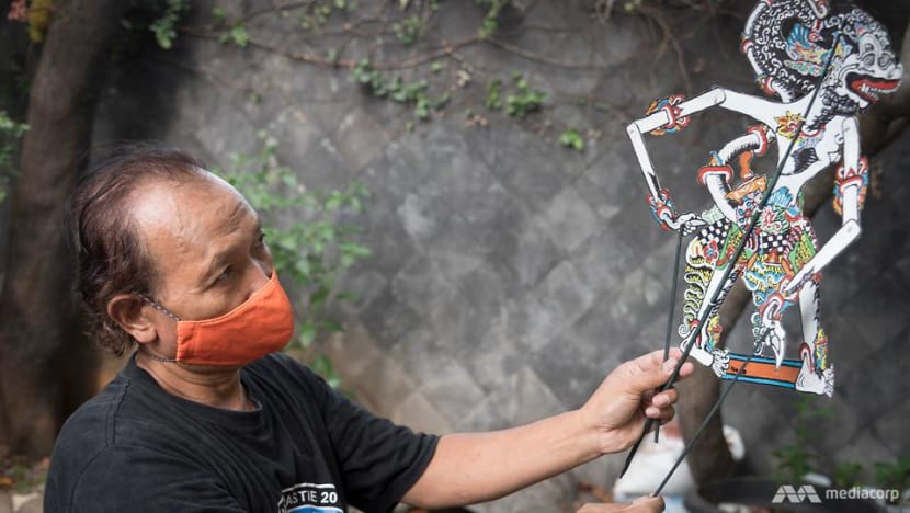 Sulap sampah jadi wayang, seniman Indonesia ini bercita-cita jaga warisan budaya Nusantara