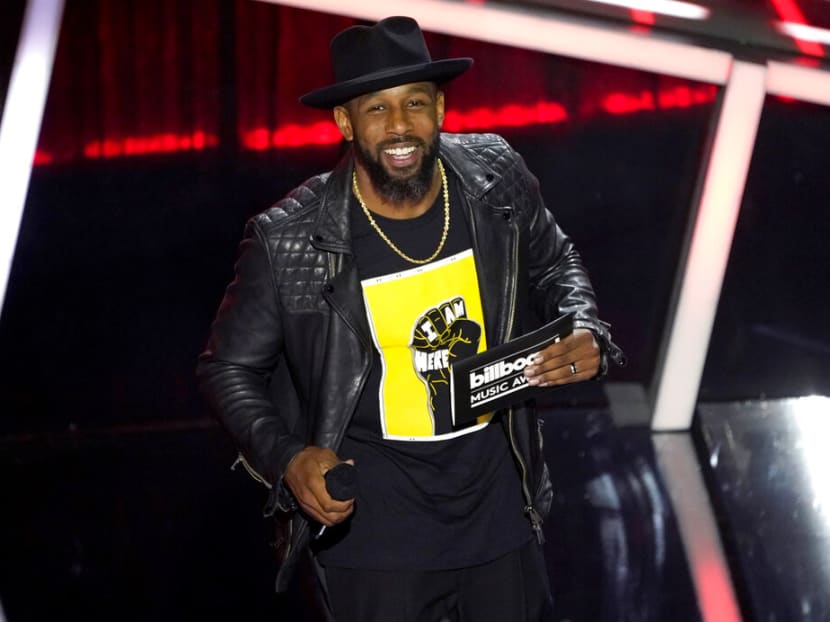 Stephen 'tWitch' Boss, Ellen show's dancing DJ, dies at 40 Stephen 'tWitch' Boss, Ellen show's dancing DJ, dies at 40