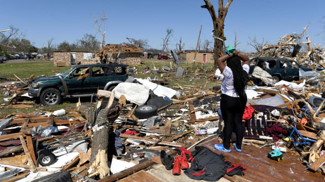 龙卷风席卷美国密西西比州 造成至少25人死亡