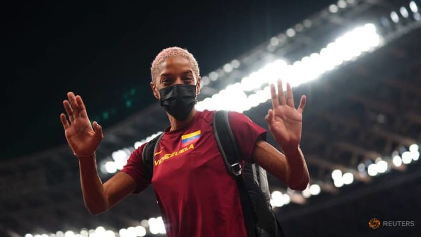 Olympics-Athletics-Rojas stays on course to make golden leap for Venezuela Olympics-Athletics-Rojas stays on course to make golden leap for Venezuela
