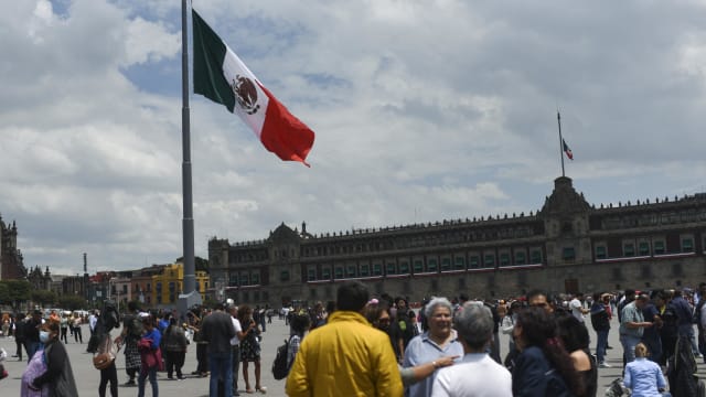 墨西哥发生7.6级地震 至少一人死亡