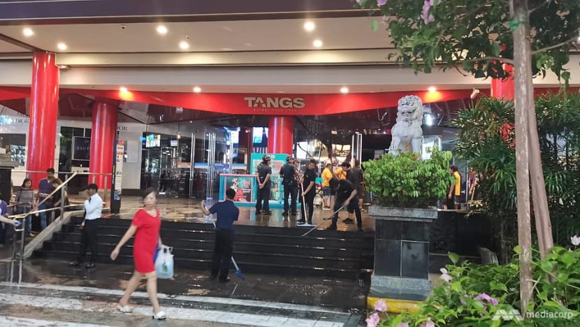 200 people evacuated from Tang Plaza in Orchard Road after fire breaks out 200 people evacuated from Tang Plaza in Orchard Road after fire breaks out