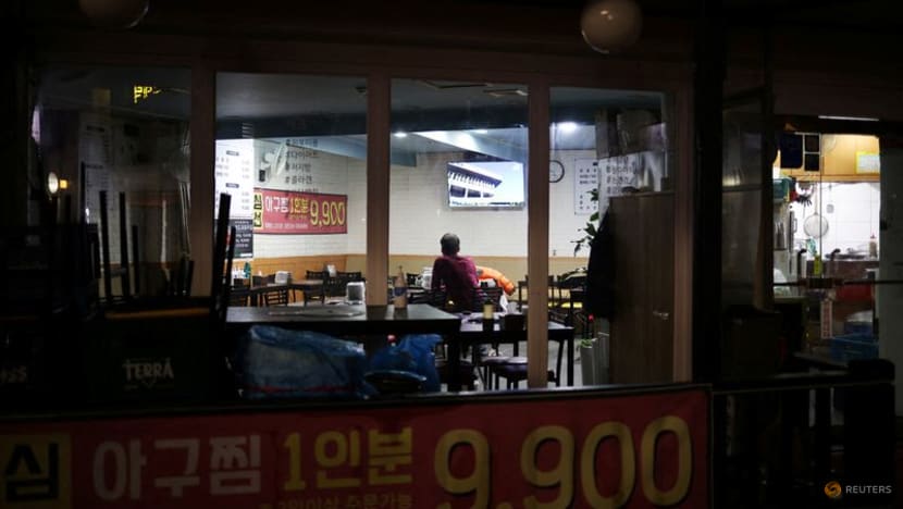 Businesses fret as South Korea reimposes COVID-19 curfews Businesses fret as South Korea reimposes COVID-19 curfews