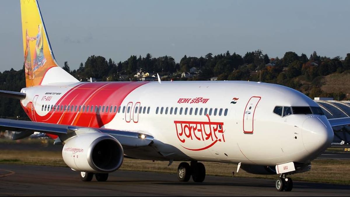 Hanya penerbangan repatriasi oleh maskapai penerbangan India yang beroperasi antara India dan Singapura;  ‘sekitar 25’ penumpang tiba setiap hari