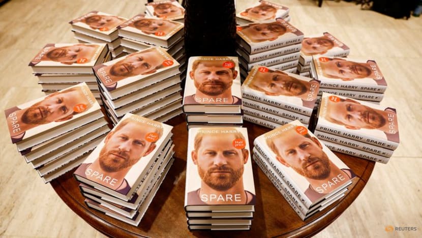 Prince Harry's memoir hits shelves after days of controversy Prince Harry's memoir hits shelves after days of controversy