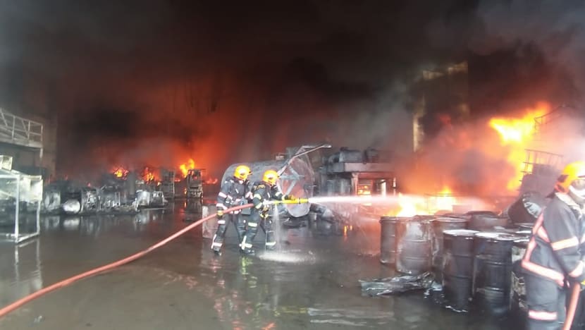 Fire breaks out at waste oil processing plant at Benoi Lane in Tuas Fire breaks out at waste oil processing plant at Benoi Lane in Tuas