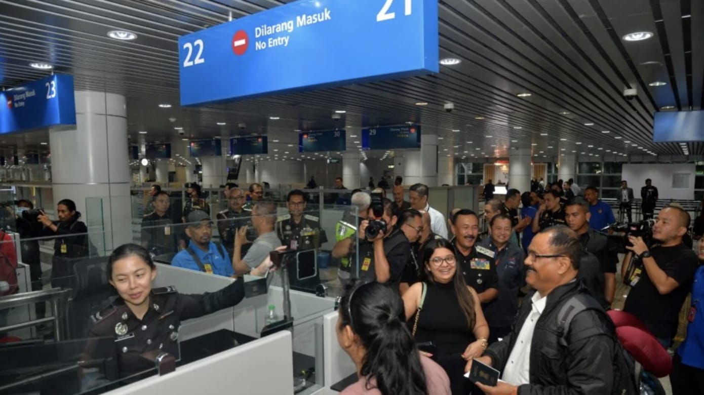 中印公民入境马国免签证 吉隆坡机场增14柜台加速入境