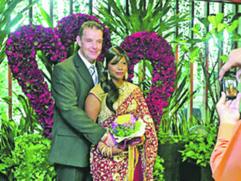 Gallery: 4 in 10 S’poreans married foreigners in 2012