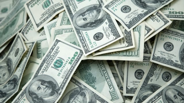 台湾男子在美国骗取逾700万美元纾困金购买名车金表 8world