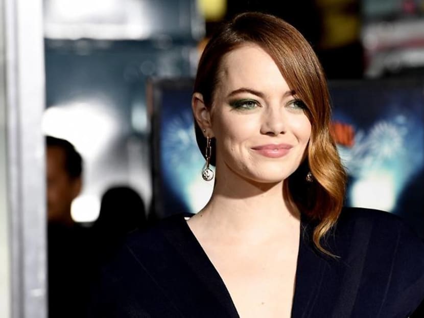 Actress Emma Stone gets engaged to longtime boyfriend, SNL writer-director Actress Emma Stone gets engaged to longtime boyfriend, SNL writer-director