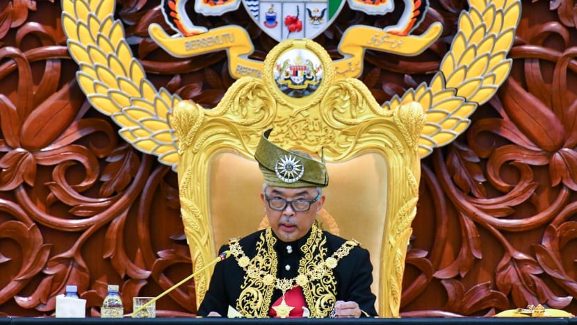 Malaysian king calls for acceleration of economic recovery to avoid falling behind 