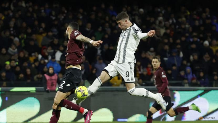 Vlahovic double gives Juventus 3-0 win at Salernitana
