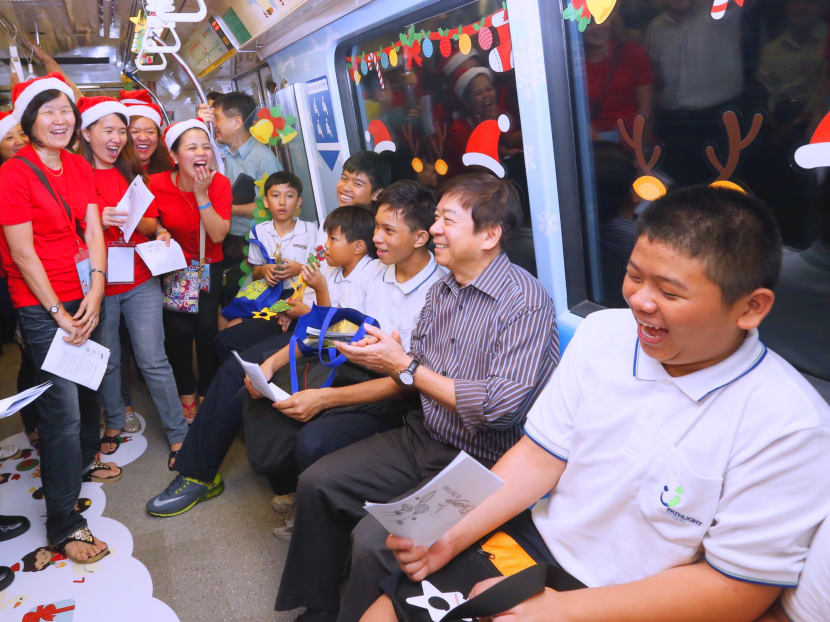 Christmas-themed train put in service