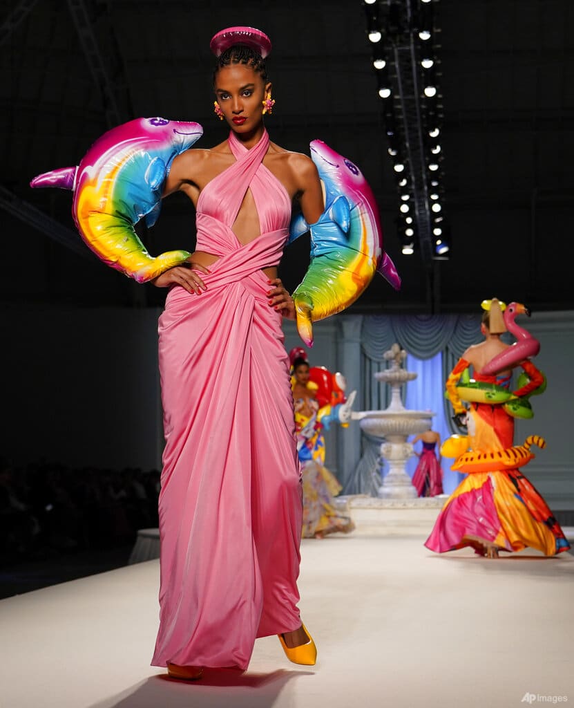 Jeremy Scott injects buoyancy to Moschino at Milan Fashion Week - CNA ...