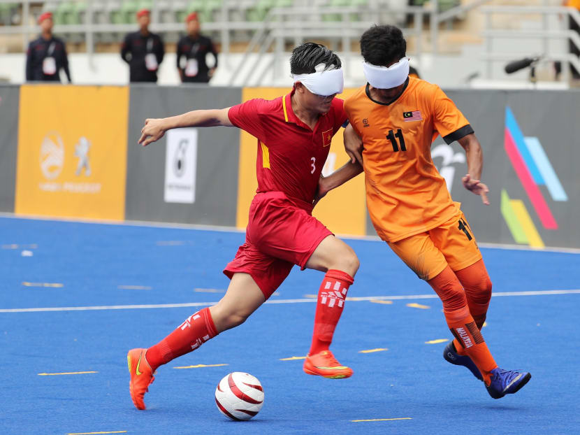 Eye on the Ball follows a group of aspiring blind footballers in their journey to try to defend the Asean Para Games and also qualify for the World Blind Football Championships. Eye on the Ball follows a group of aspiring blind footballers in their journey to try to defend the Asean Para Games and also qualify for the World Blind Football Championships.