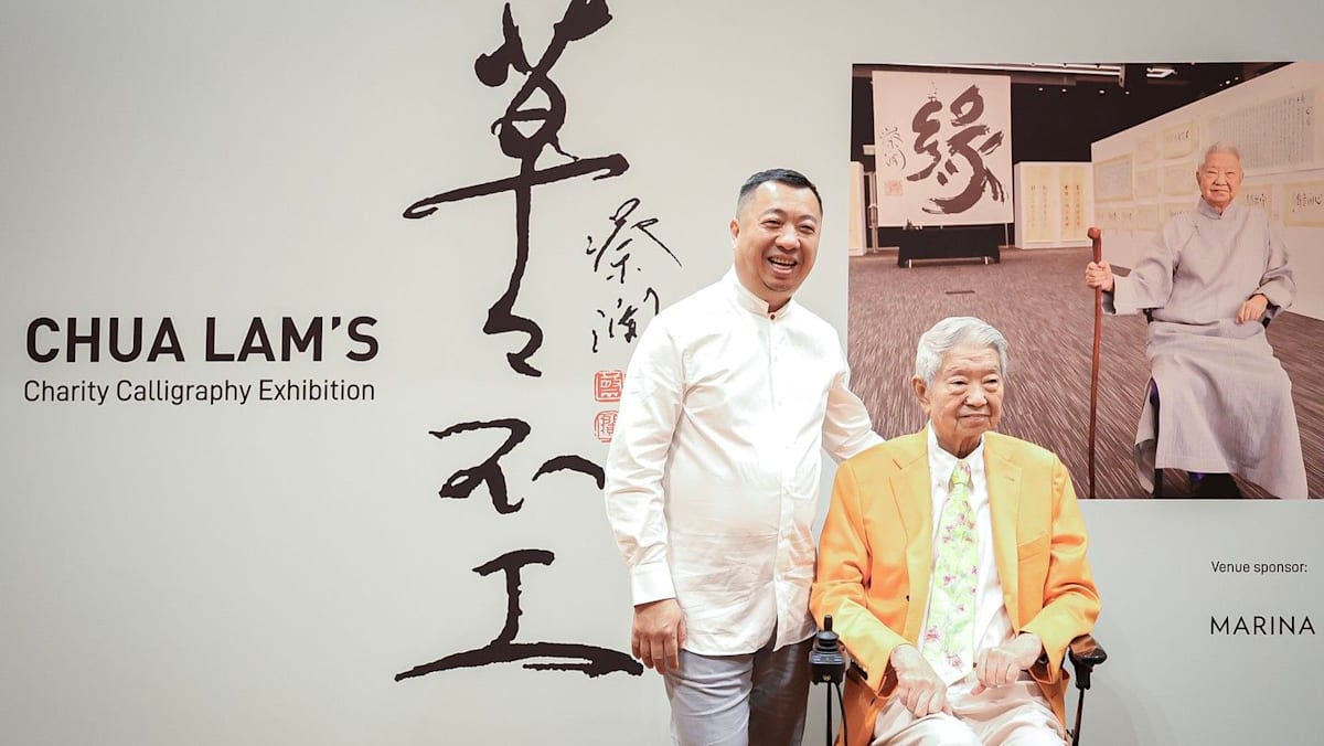 来新办慈善书法展分享近况 蔡澜幽默抛金句、吐心境 - vibes by 8world