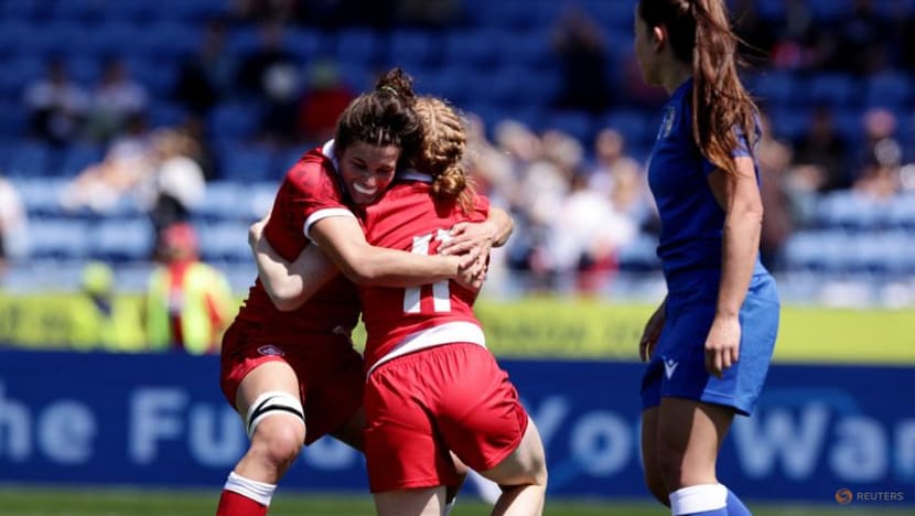 Rugby-Forward power gets Canada past fast-starting Italy Rugby-Forward power gets Canada past fast-starting Italy