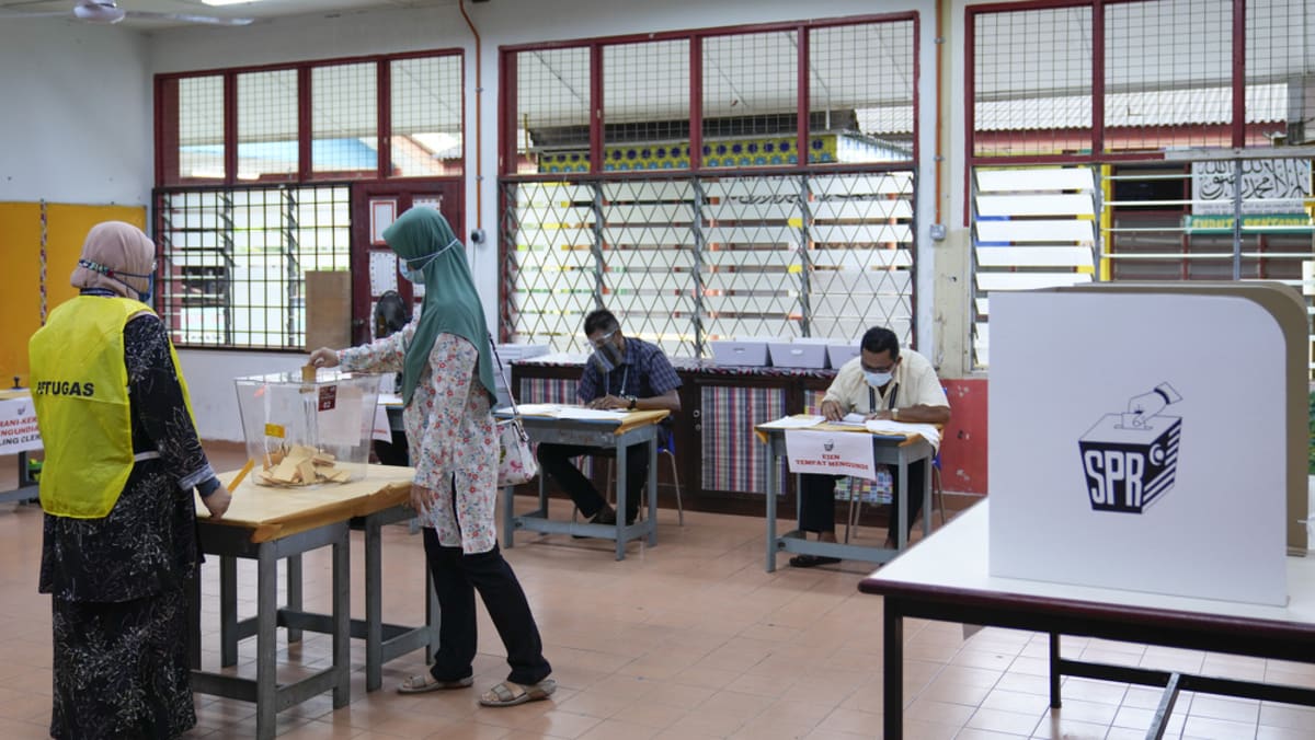 Pahang dan Perlis membubarkan badan legislatif, membuka jalan bagi penyelenggaraan pemilu negara bagian selama GE15 Malaysia