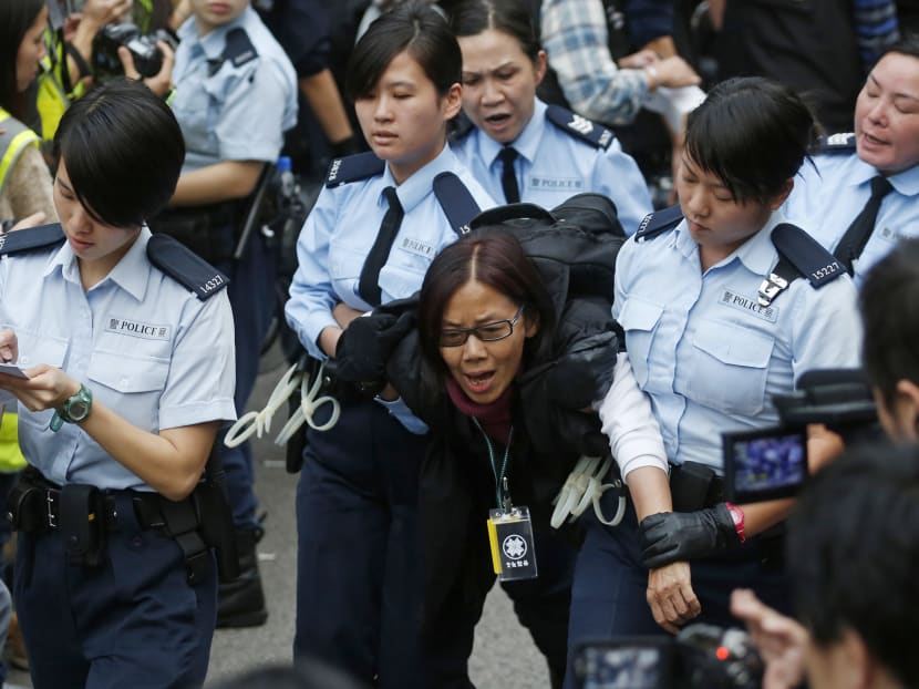 Gallery: Hong Kong police arrest protestors in main camp