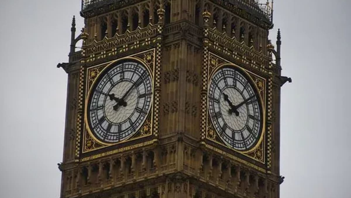 Menara jam dunia Big Ben London muncul semula selepas 3 tahun jalani baik pulih BERITA Mediacorp