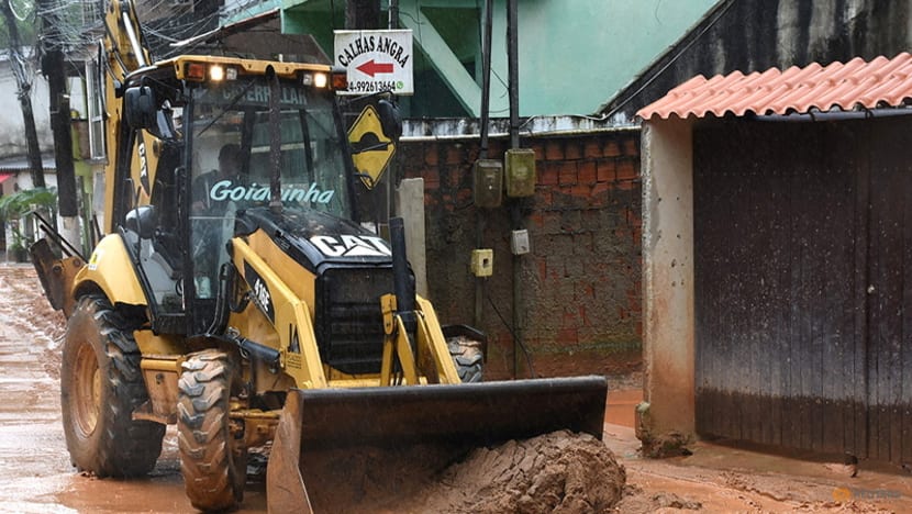 Mudslides kill 14 in heavy rains in Brazil's Rio de Janeiro state Mudslides kill 14 in heavy rains in Brazil's Rio de Janeiro state