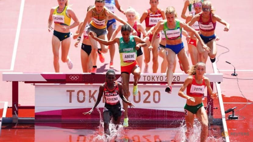 Olympics-Athletics-Amidst punishing temperatures, women's 3,000m steeplechase kicks off