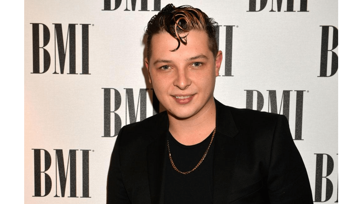John Newman is engaged 8 Days