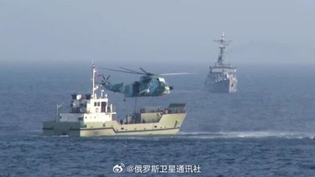 中国伊朗俄罗斯海举行联合演习