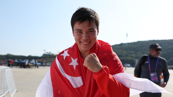 Kitefoiler Maximilian Maeder wins Singapore’s first gold medal at Asian Games 