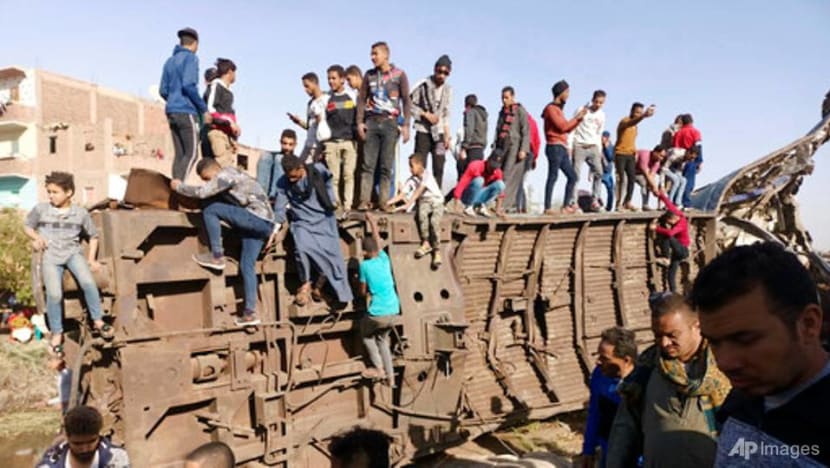 Egypt prosecutors find gross negligence behind train crash Egypt prosecutors find gross negligence behind train crash