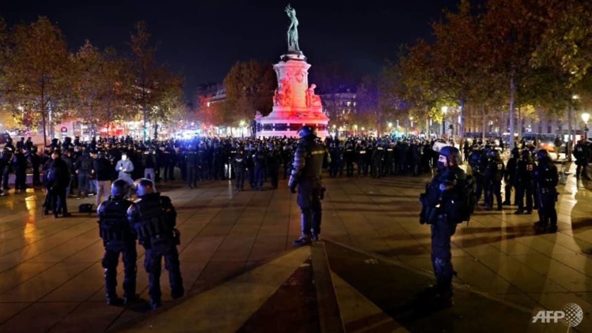 Kemarahan meningkat di Prancis setelah polisi menjadi produser musik film