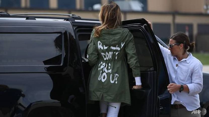 Jaket Melania Trump timbul kontroversi