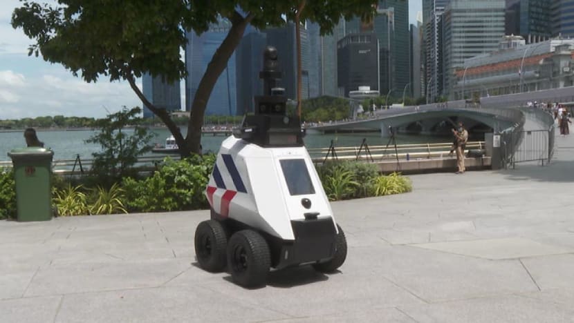 NDP 2022: Polis guna teknologi robot dan dron, tingkatkan keselamatan di Marina Bay NDP 2022: Polis guna teknologi robot dan dron, tingkatkan keselamatan di Marina Bay