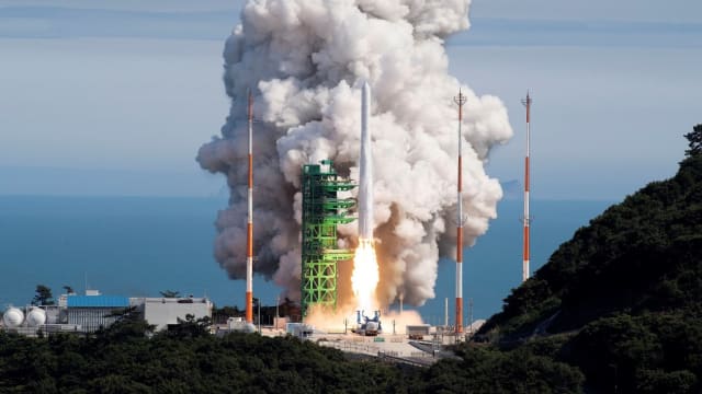 韩国成功发射“世界号”火箭
