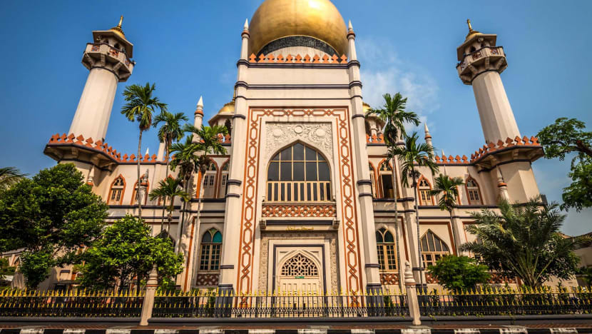 Sultan Mosque to close for disinfection after visitor tests positive for COVID-19 Sultan Mosque to close for disinfection after visitor tests positive for COVID-19