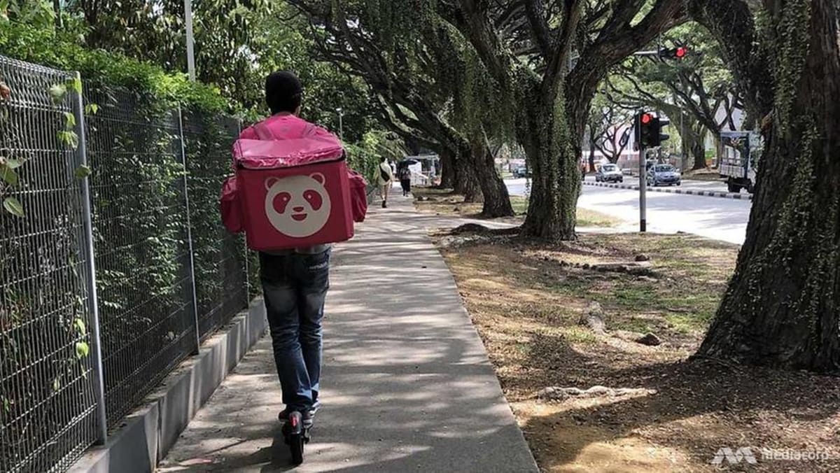 Seorang pria didenda karena mengizinkan orang asing menggunakan akun Foodpanda dan Deliveroo miliknya secara ilegal untuk mengantarkan makanan