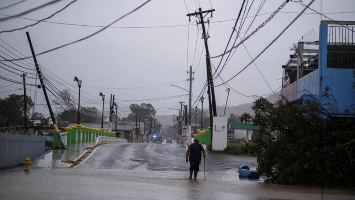 Hurricane Fiona seen intensifying after slamming Dominican Republic