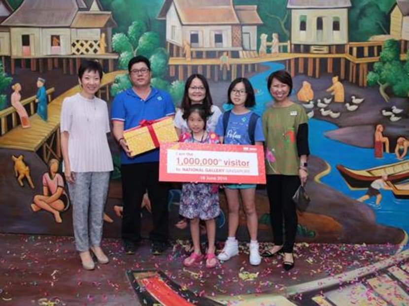 Minister for Culture, Community and Youth, Ms Grace Fu and National Gallery Singapore’s CEO Ms Chong Siak Ching welcomed first-time visitors Mr Ricky Chia and his family as the Gallery’s one millionth visitor. Photo: National Gallery