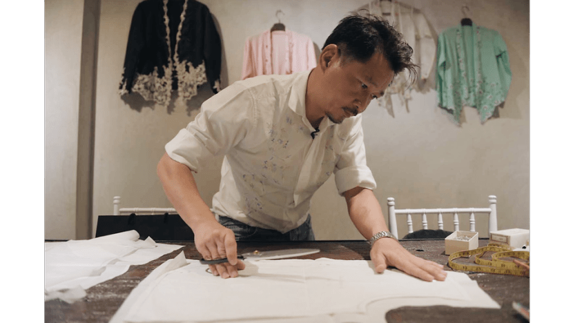 Defiantly, he weaves life into a dying Peranakan craft Defiantly, he weaves life into a dying Peranakan craft