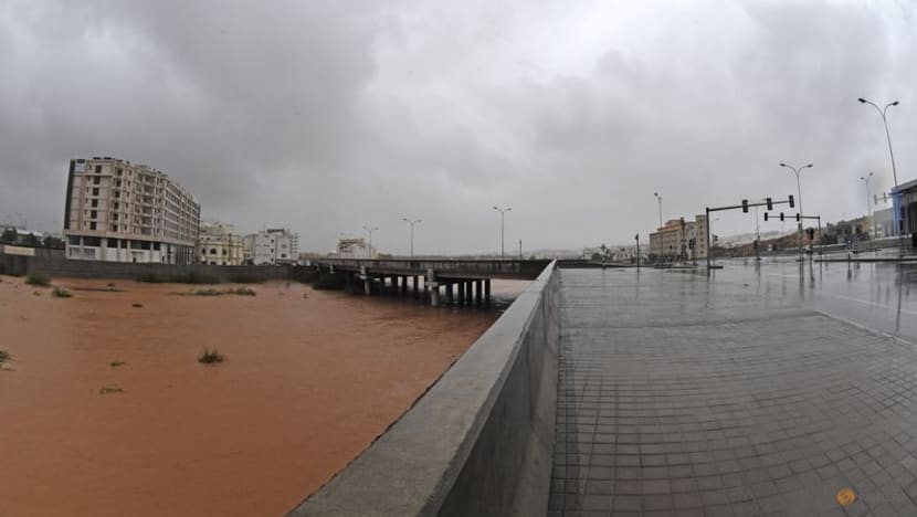 Cyclone Shaheen hits Oman with ferocious winds, killing three Cyclone Shaheen hits Oman with ferocious winds, killing three