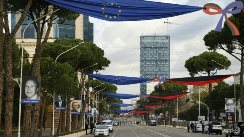 EU and the Western Balkans look to strengthen ties EU and the Western Balkans look to strengthen ties