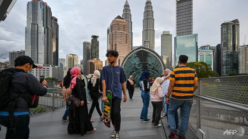 Malaysia reports record 2,525 new COVID-19 cases on New Year's Eve Malaysia reports record 2,525 new COVID-19 cases on New Year's Eve