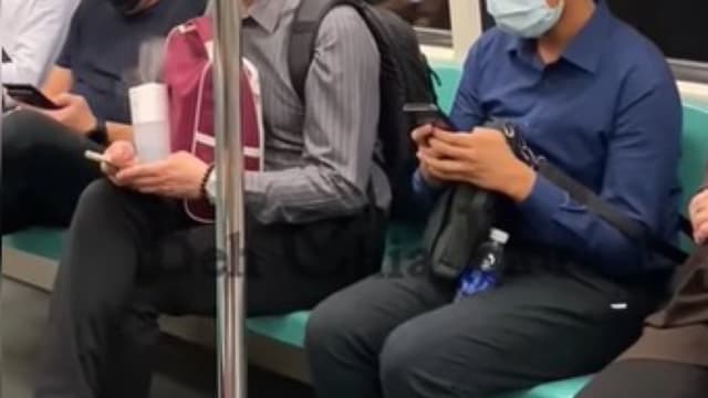 男子手抱加湿器搭地铁引热议 网民反应两极化