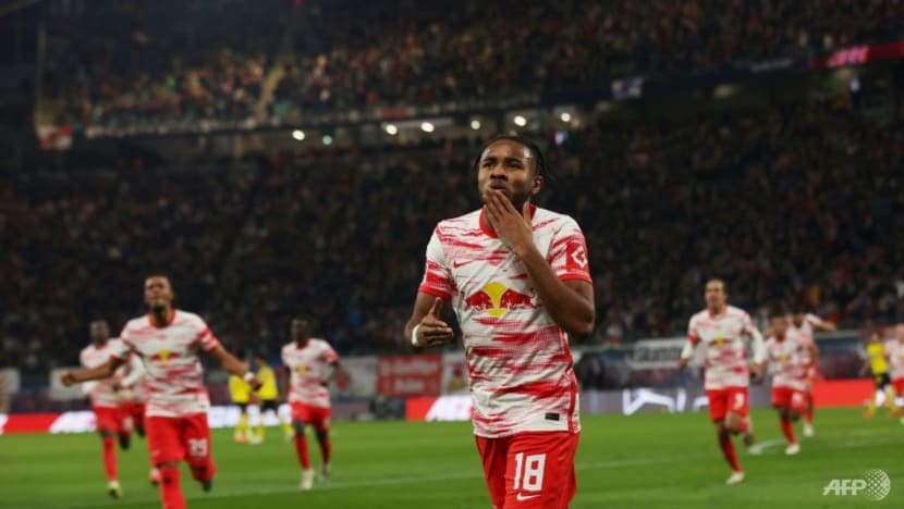 Bayern Munich down Freiburg to go four points clear in Bundesliga Bayern Munich down Freiburg to go four points clear in Bundesliga