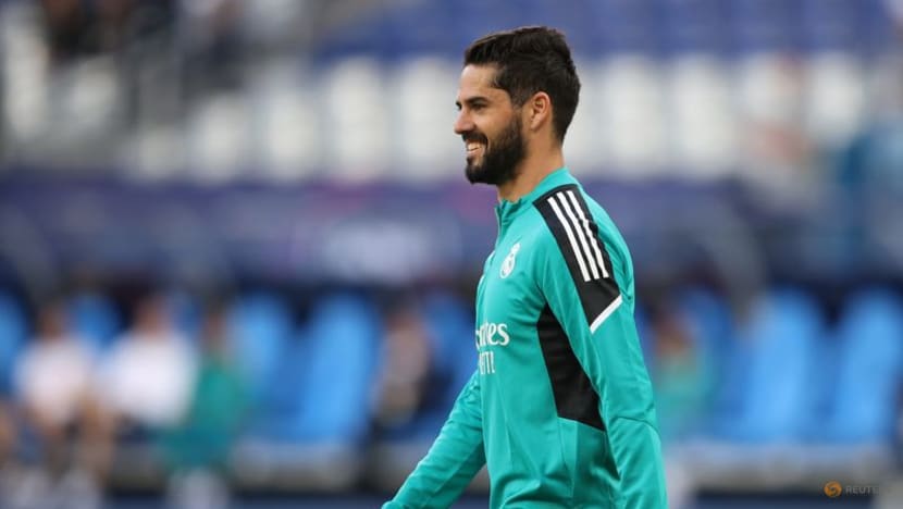 Sevilla agree deal to sign Isco on free transfer Sevilla agree deal to sign Isco on free transfer