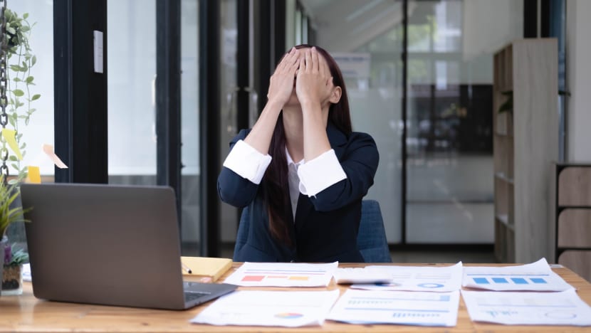 Commentary: Stop wasting time and energy toggling between apps in the office Commentary: Stop wasting time and energy toggling between apps in the office