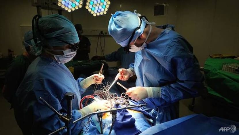 Gadis 14 tahun akan jalani pembedahan untuk memotong dua tangan lebihan