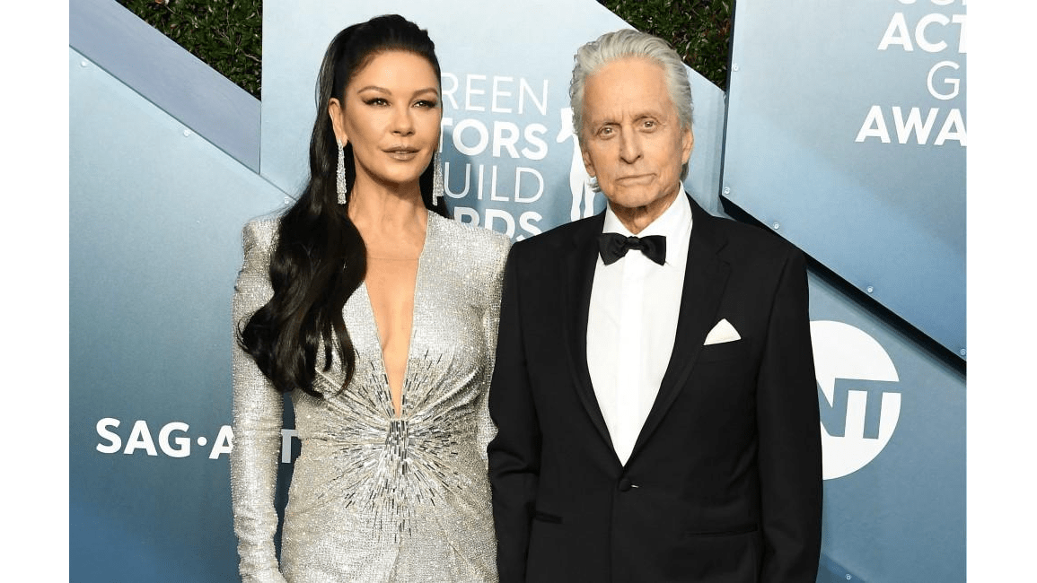 Catherine ZetaJones pays tribute to Kirk Douglas 8days