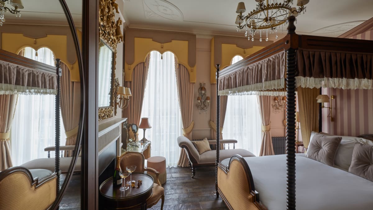 Henry's Townhouse: An eclectic boutique hotel in London - Vimarsana News