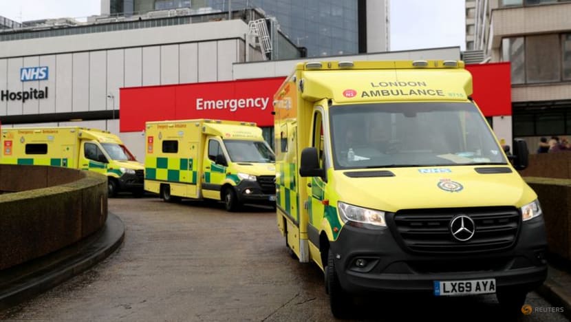 Britain calls in military to help with hospital COVID-19 staffing crunch Britain calls in military to help with hospital COVID-19 staffing crunch